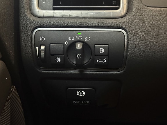 Volvo XC70 13 of 27