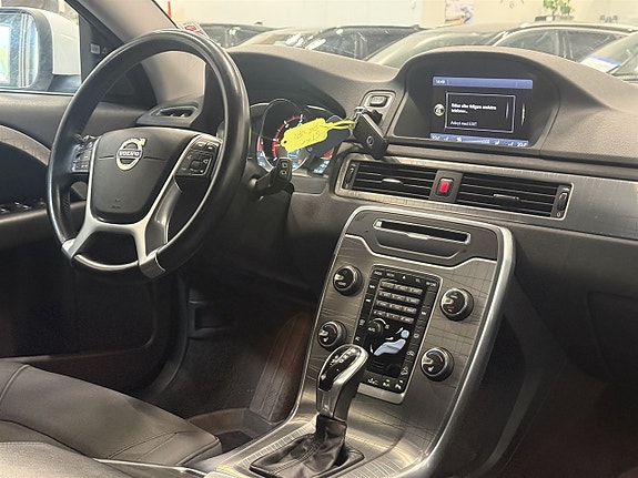 Volvo XC70 11 of 27