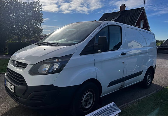 Ford Transit Custom 2 of 8