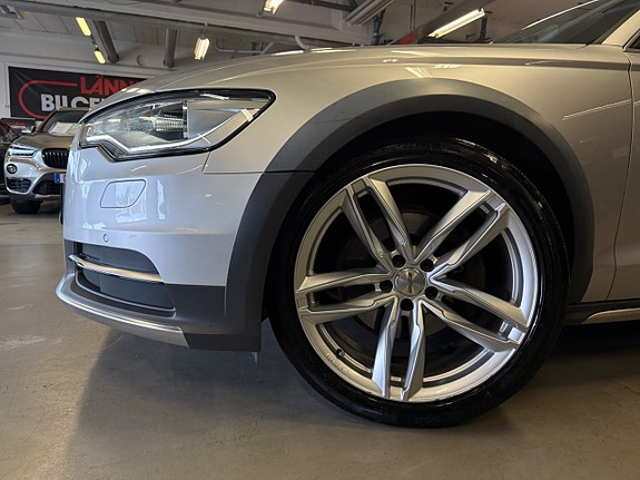 Audi A6 allroad 2 of 23