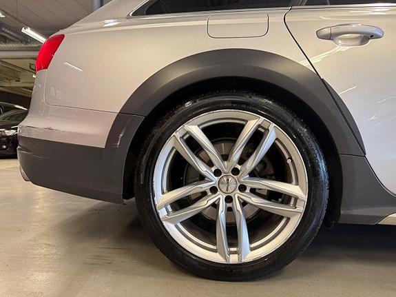 Audi A6 allroad 21 of 23