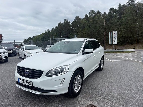 Volvo XC60 2 of 21