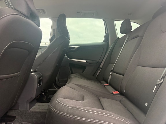 Volvo XC60 15 of 21