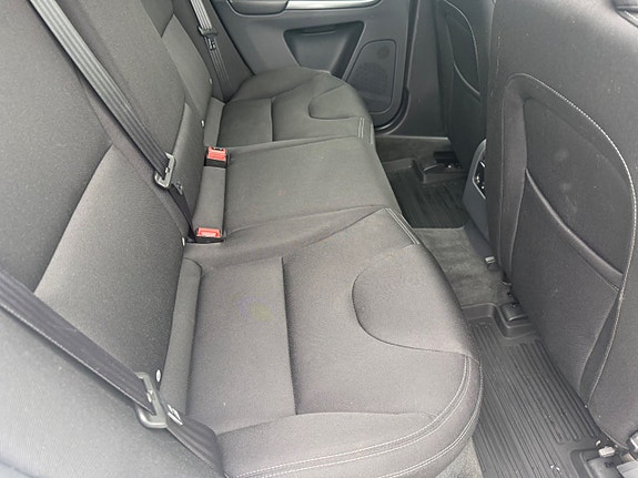 Volvo XC60 14 of 21