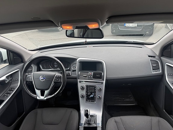 Volvo XC60 7 of 21