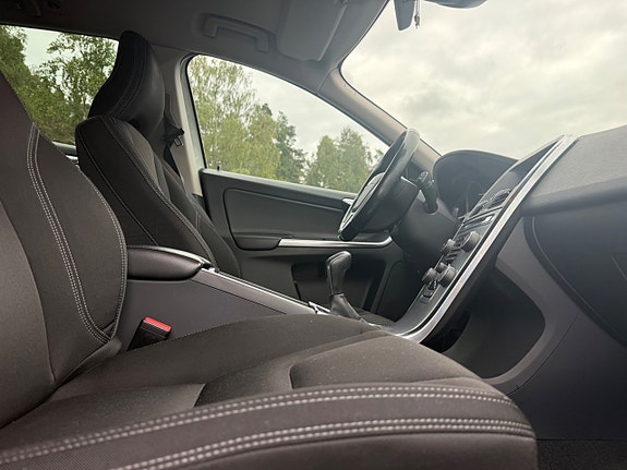 Volvo XC60 12 of 21