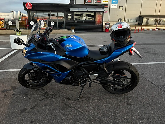 Kawasaki Ninja 650 2 of 4