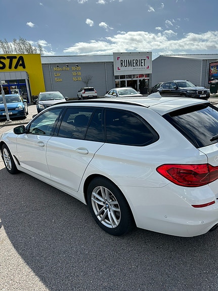 BMW 520d 2 of 10