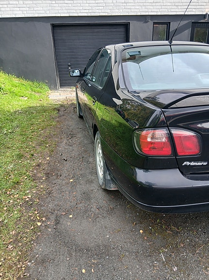 Nissan Primera 2 of 5
