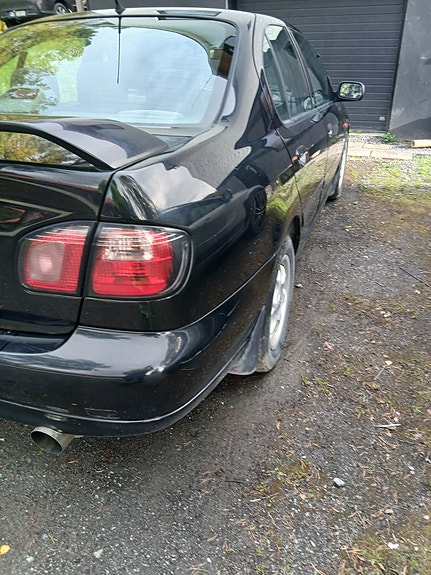 Nissan Primera 3 of 5
