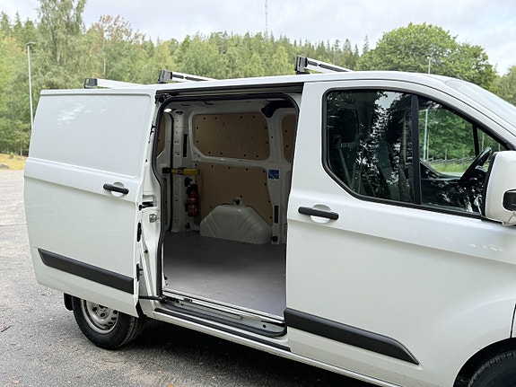 Ford Transit Custom 8 of 10