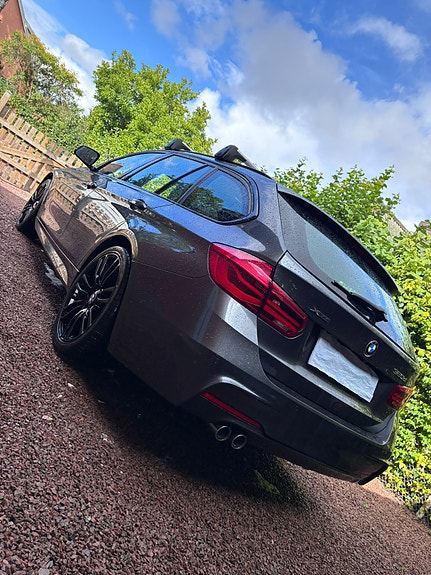 BMW 320d 3 of 9