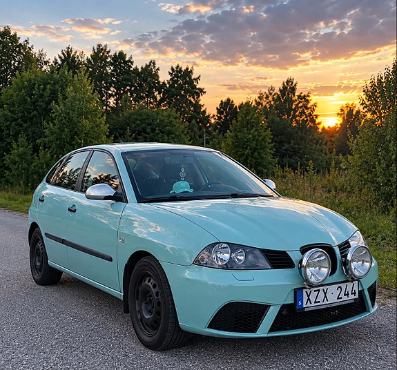 Seat Ibiza 2 of 4