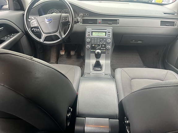 Volvo V70 5 of 7