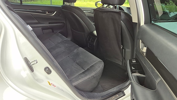 Lexus GS300h 10 of 13