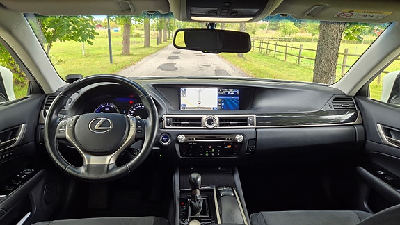 Lexus GS300h 12 of 13