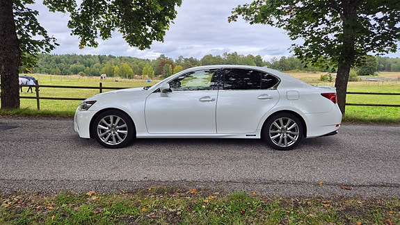 Lexus GS300h 8 of 13