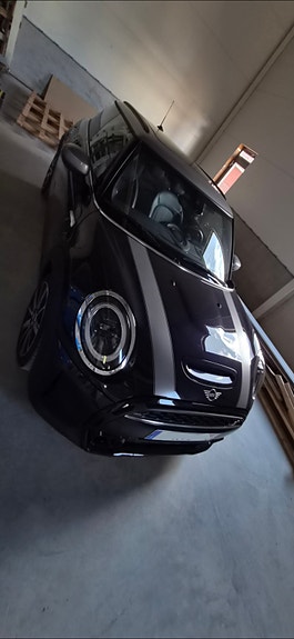 MINI Cooper S 5 of 15