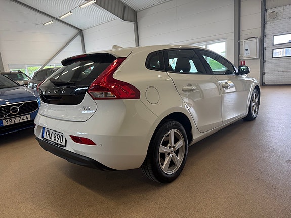 Volvo V40 3 of 8