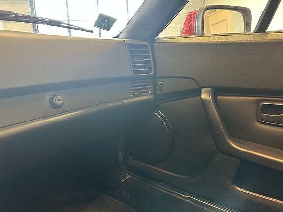Porsche 944 7 of 14
