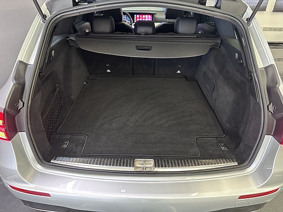 Mercedes-Benz E250 22 of 23
