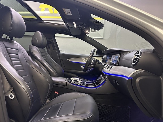 Mercedes-Benz E250 10 of 23