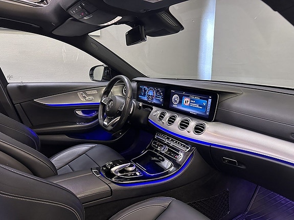 Mercedes-Benz E250 11 of 23
