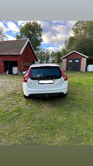 Volvo V60 8 of 16