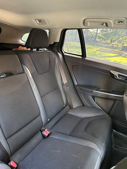 Volvo V60 10 of 16