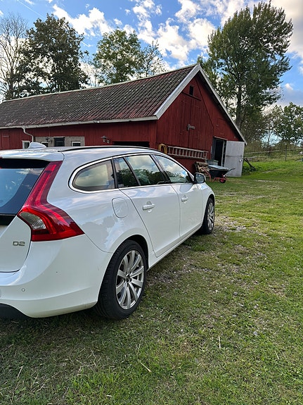 Volvo V60 3 of 16