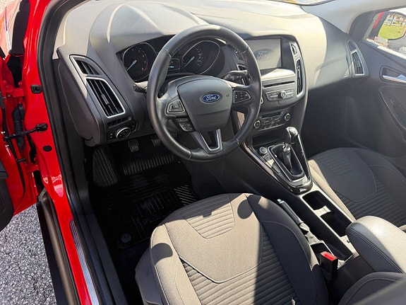 Ford Focus 8 of 14