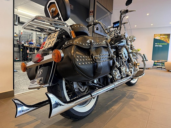 Harley-Davidson Softtail Heritage Classic Twin Cam 8 of 12
