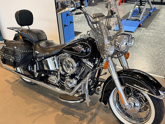 Harley-Davidson Softtail Heritage Classic Twin Cam 3 of 12