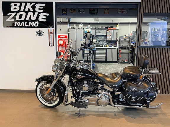 Harley-Davidson Softtail Heritage Classic Twin Cam 9 of 12