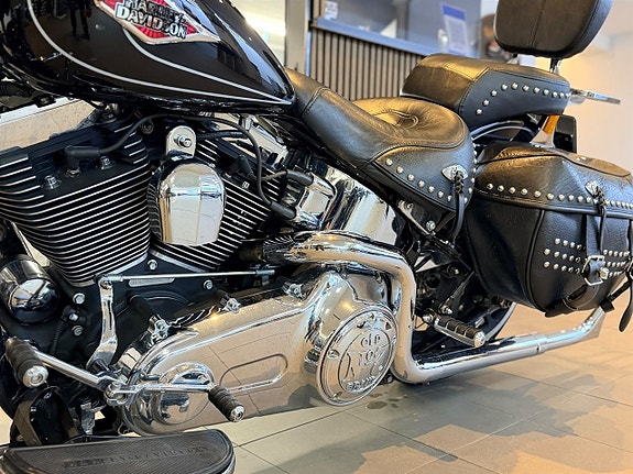 Harley-Davidson Softtail Heritage Classic Twin Cam 11 of 12