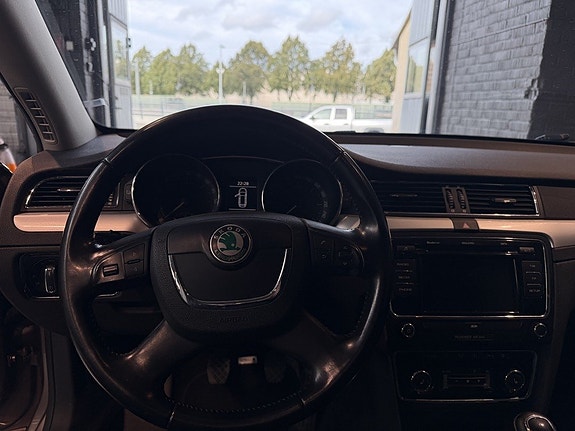 Skoda Superb 9 of 13