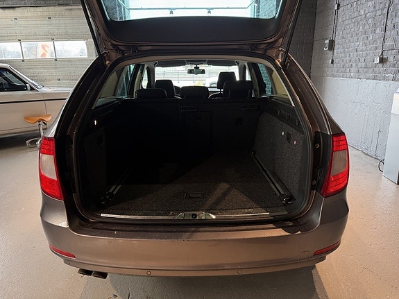 Skoda Superb 7 of 13