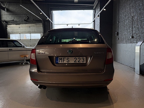Skoda Superb 6 of 13