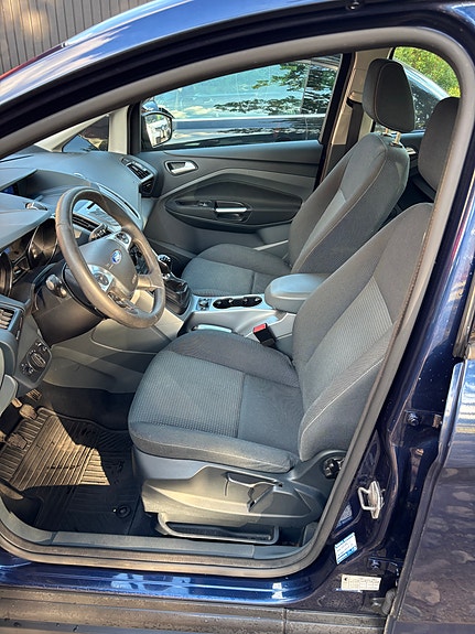Ford C-Max 2 of 3