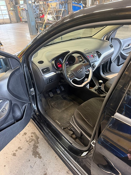 Kia Picanto 11 of 11
