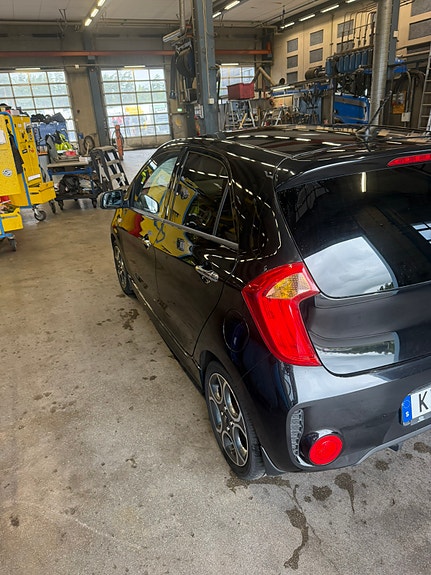 Kia Picanto 3 of 11