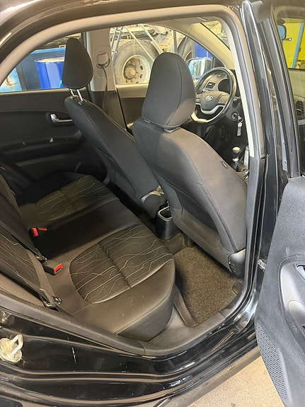 Kia Picanto 8 of 11