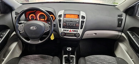 Kia Ceed 8 of 18