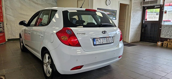 Kia Ceed 4 of 18
