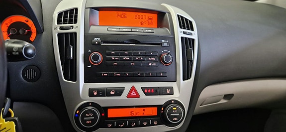Kia Ceed 12 of 18
