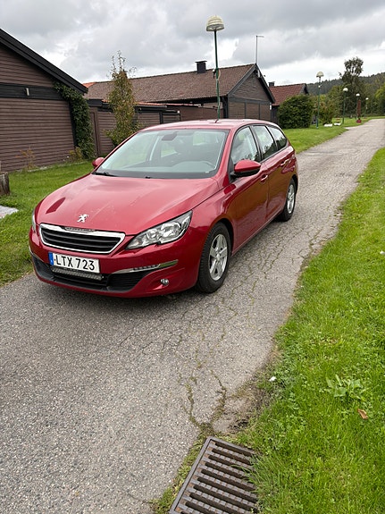 Peugeot 308 SW 6 of 8