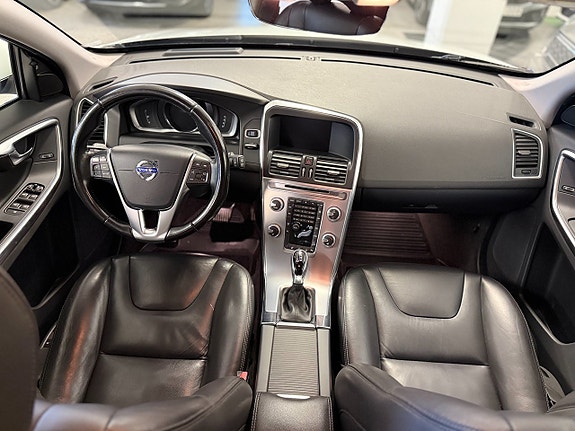 Volvo XC60 11 of 15
