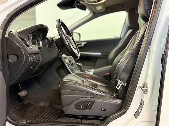 Volvo XC60 10 of 15