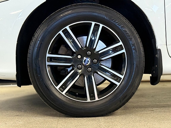 Volvo XC60 15 of 15