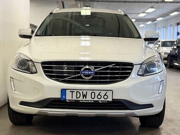 Volvo XC60 4 of 15